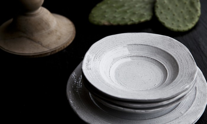 piatti in ceramica bianca stile shabby chic